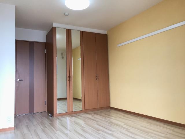 パークサイドヒルズ LDK側洋室