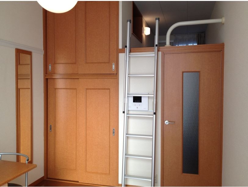 レオパレスＭＩＹＡＭＡＩ リビング