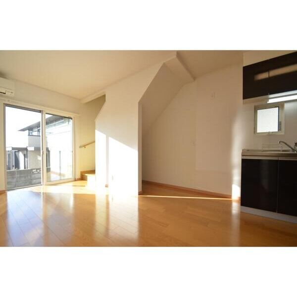 パークサイド泉105号室 リビング