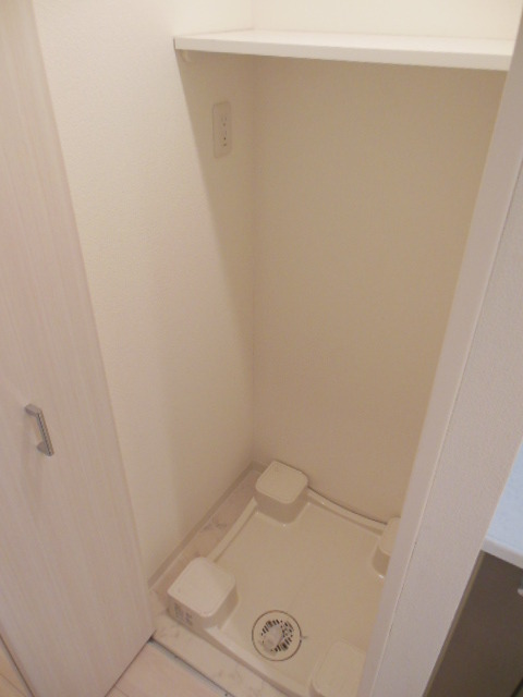 グランド・ガーラ新横浜South6階 室内洗濯機置き場