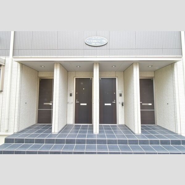 ヴィラ・オルフェーヴル エントランス