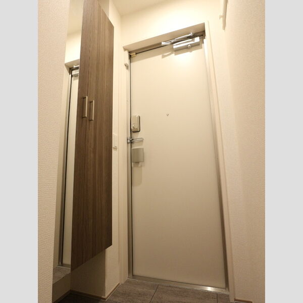 ブリューエン淵野辺302号室 玄関