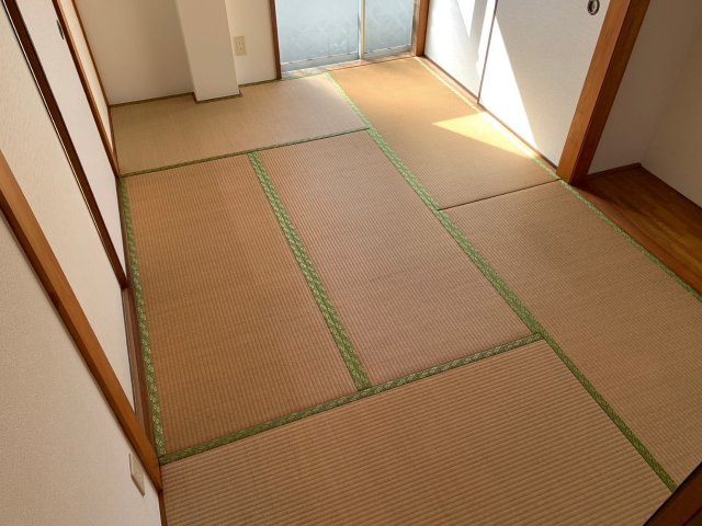 K-FLAT川戸202号室 明るい和室です