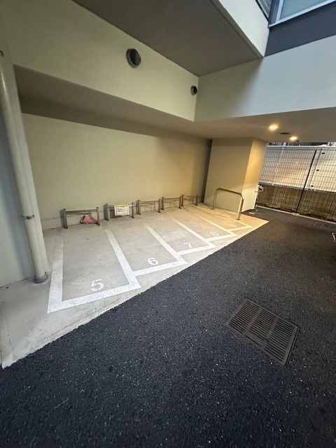 プラウドフラット浅草雷門 駐車場