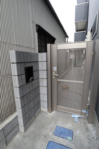 ベイルーム南吉田町201号室 エントランス