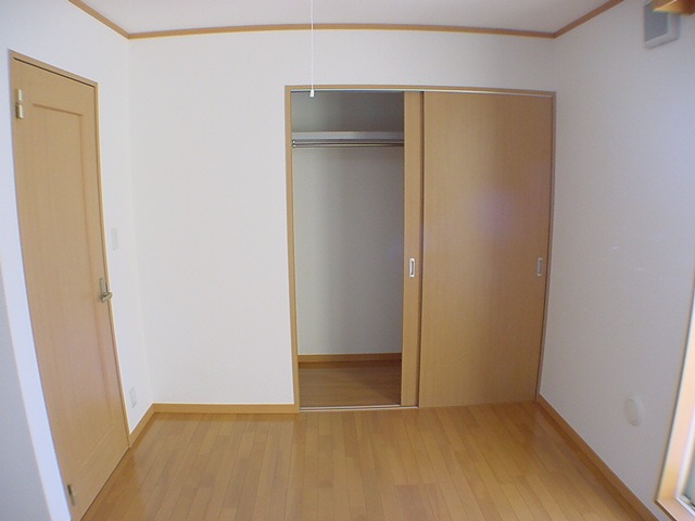 市川ガーデンヴィラ 内観