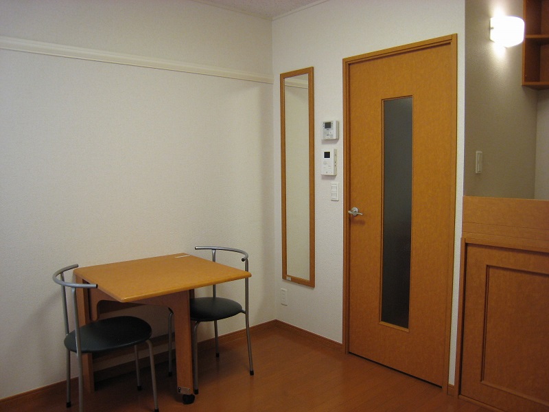 レオパレスＫＯＭＵＧＩ 寝室