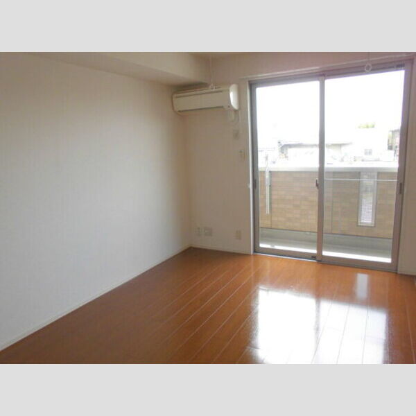 エミナンス205号室 洋室(6.75帖)