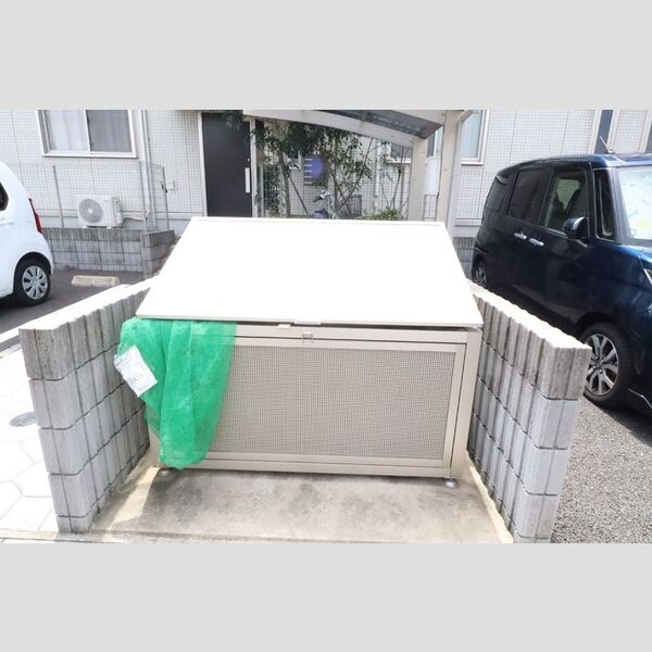 リヴェール ゴミ置き場