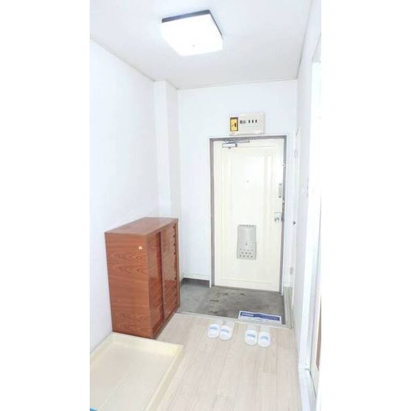 サンホワイト富士見 玄関