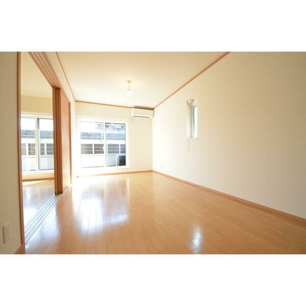 フォレストメゾン三河島 リビング