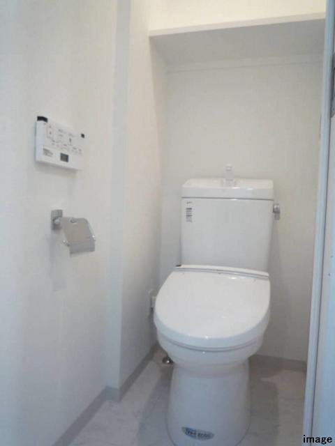 ガーラ・シティ深川森下 落ち着いた色調のトイレです