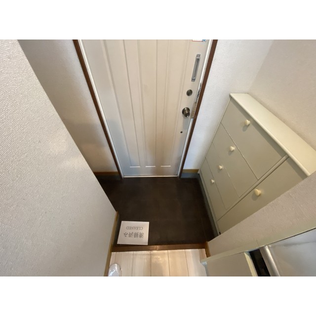 シャトーロマネ104号室 玄関