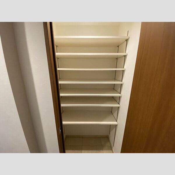 AZALETY上北沢214号室 214号室　玄関収納