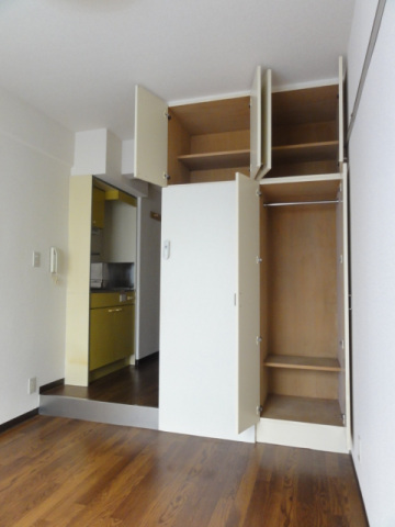 スカイコート日吉102号室 収納