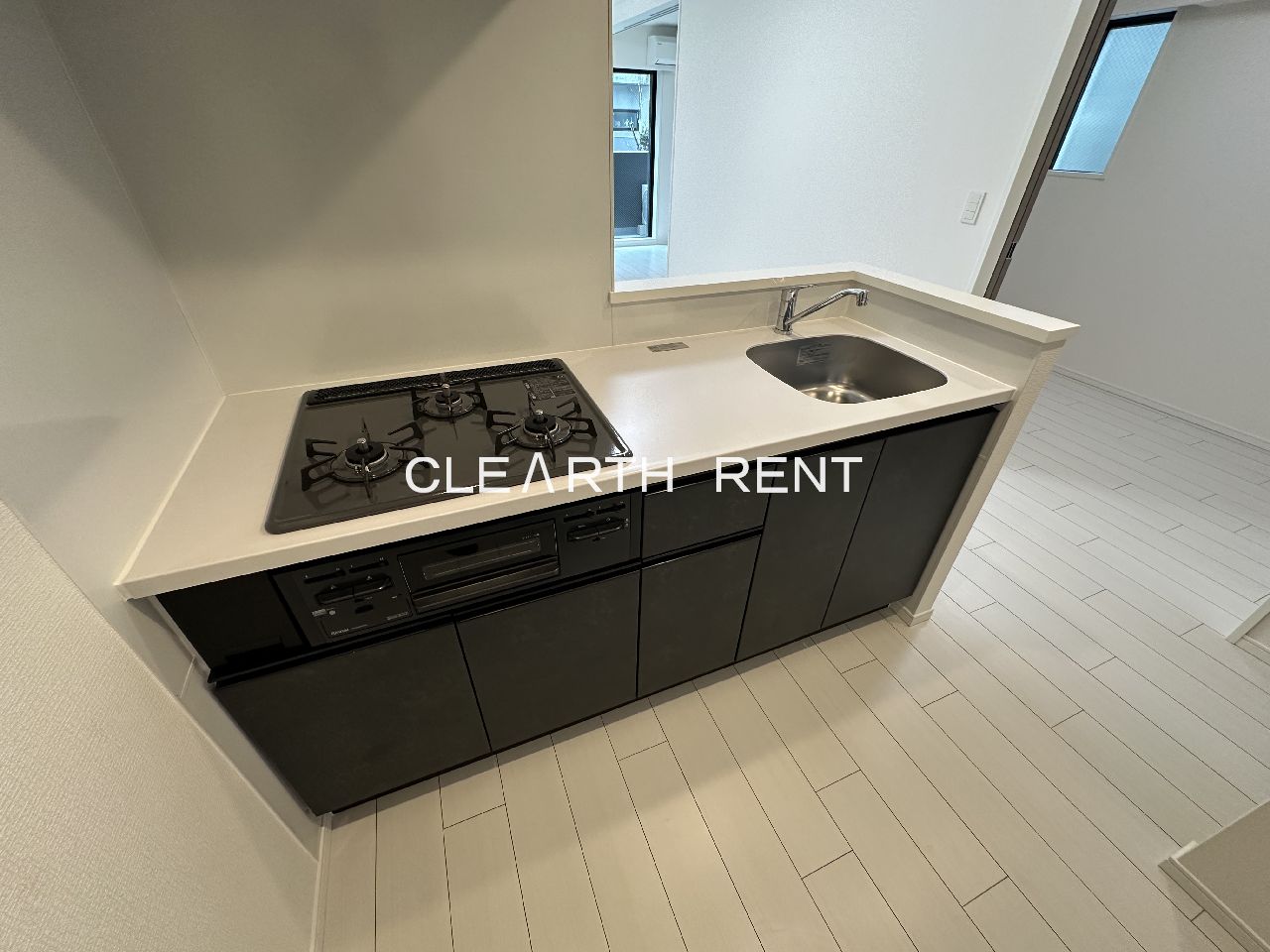 ＧＲＡＮ ＰＡＳＥＯ三宿地下1階 グリル付き３口システムキッチン