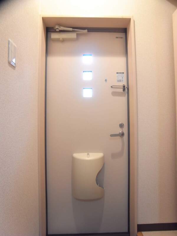 リリックコート長島Ⅱ1階 玄関