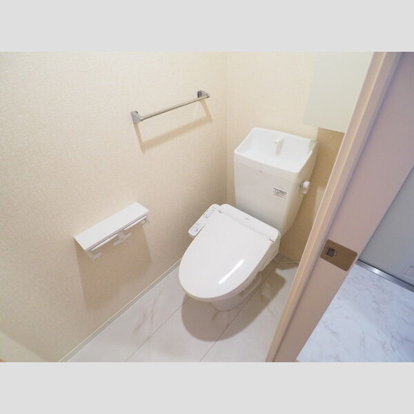 カーサ津田山201号室 温水洗浄暖房便座