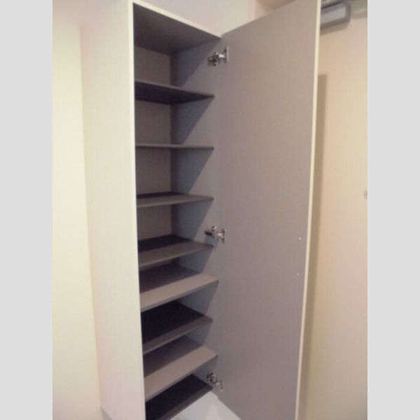 フェアハウス201号室 玄関