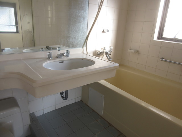 ラ・クレッツ門前仲町0301号室 お風呂