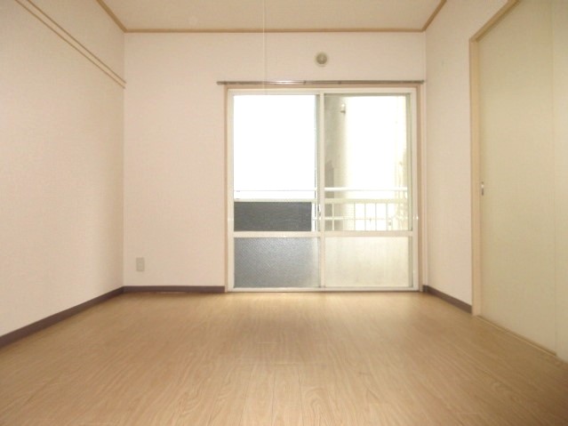 ジュネス鶴ヶ峰0201号室 洋室２　※別号室の参考写真です(現況優先・仕様違いの場合あり)