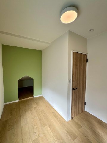 北欧ハウス緑町 ２階５畳洋室