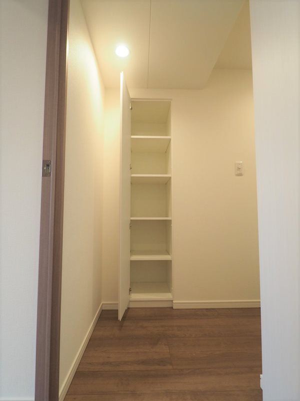 アジールコート新高円寺8階 収納