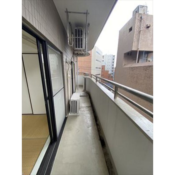 ロイヤルフラット野毛山壱番館 バルコニー