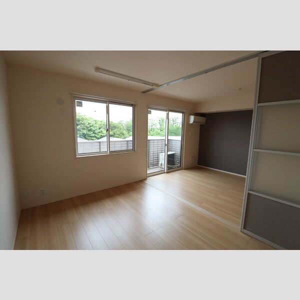 エミネンスコート203号室 洋室