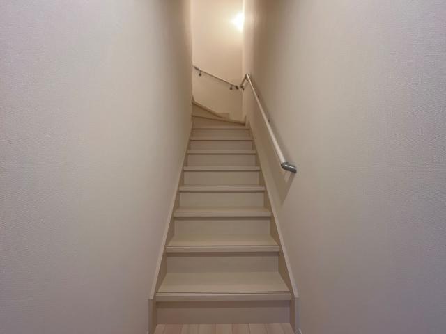 アルコ　イーリス 室内階段