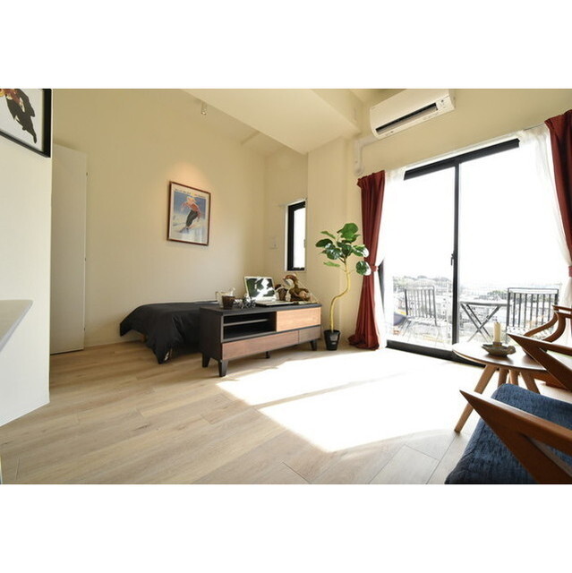 CRESCENT COURT 内観