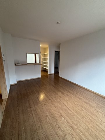 アムール松庵 こちらのリビングで趣味の時間をお楽しみください