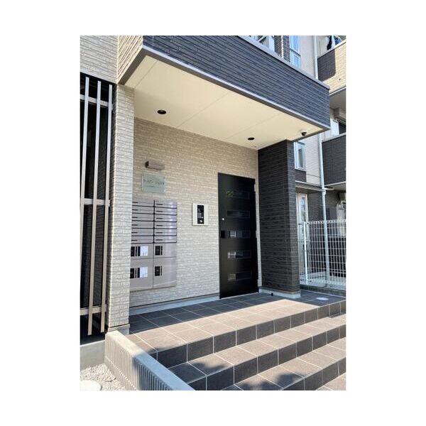 ラ・メゾン　シェンヌ エントランス