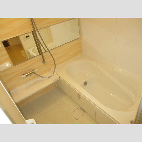 ラテル・コート若松町 202(浴室)