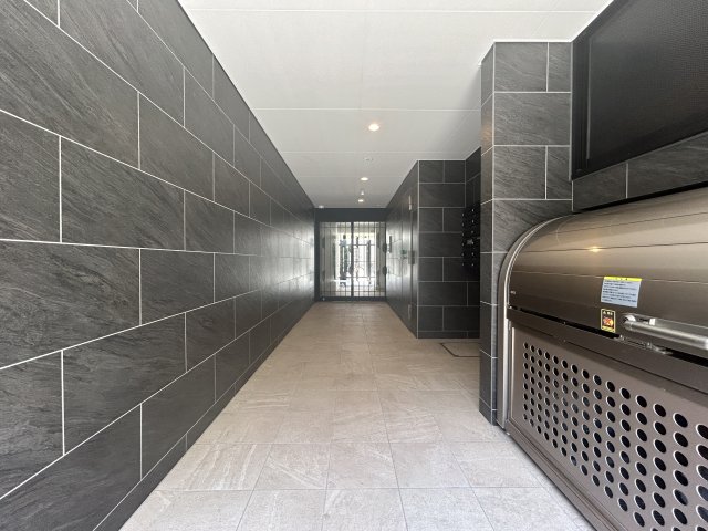 エルファーロ中野富士見町0103号室 エントランス