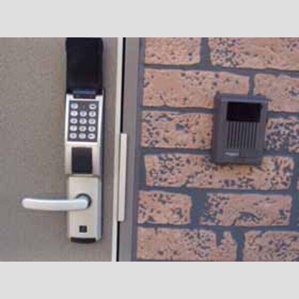 Royal Garden 400&16　ABCDD103号室 テンキー仕様