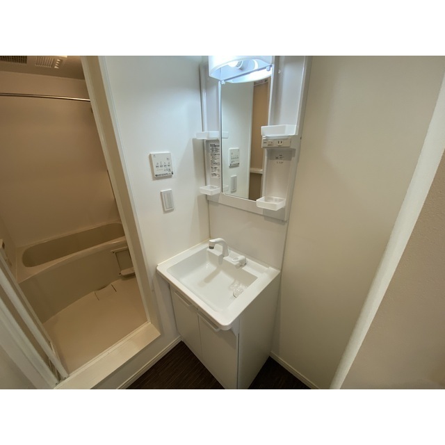 エステイトB能見台　 内観