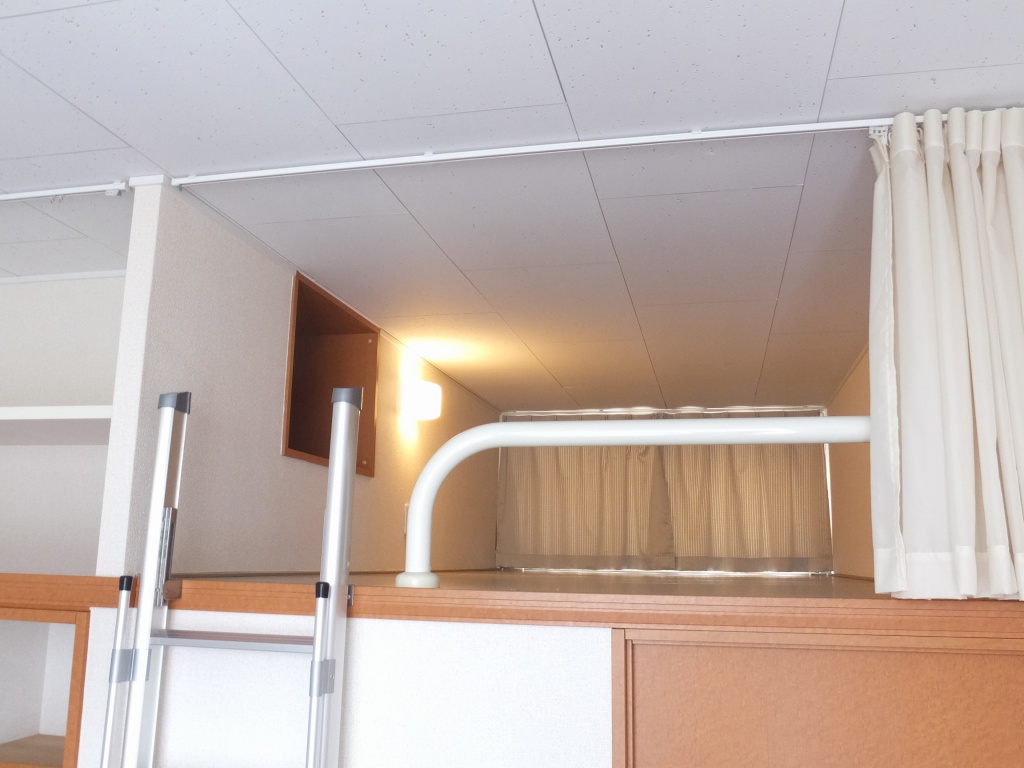 レオパレスＪＩＮＢＡ204号室 大型ロフト設置済みのお部屋です。