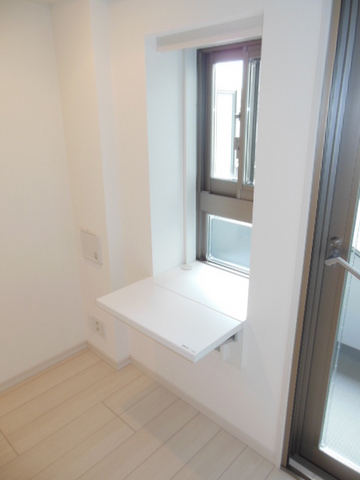 グランド・ガーラ横濱元町7階 ＰＣカウンター付き窓