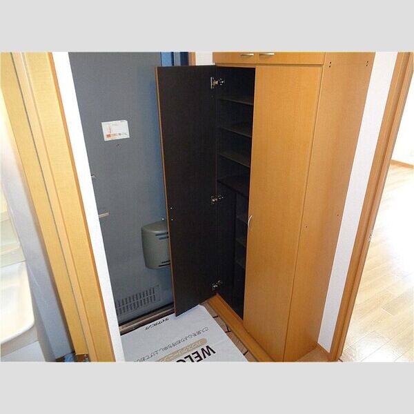 ベイコート105号室 玄関