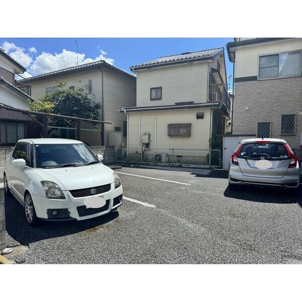 エステートピア山秀 駐車場