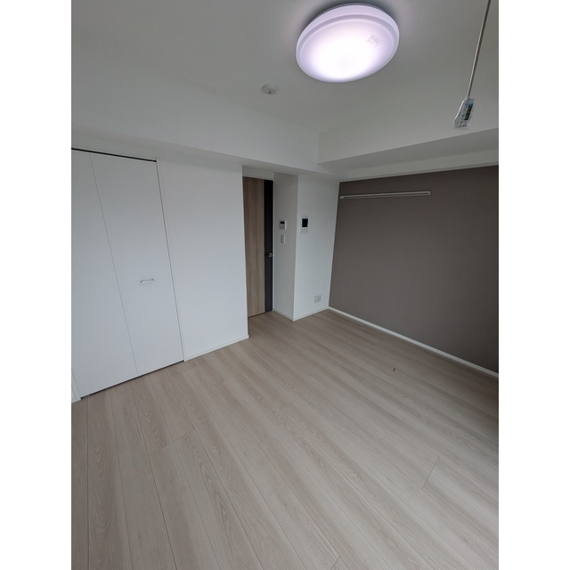 プレール・ドゥーク横濱子安607号室 ※各階で色合いが異なります