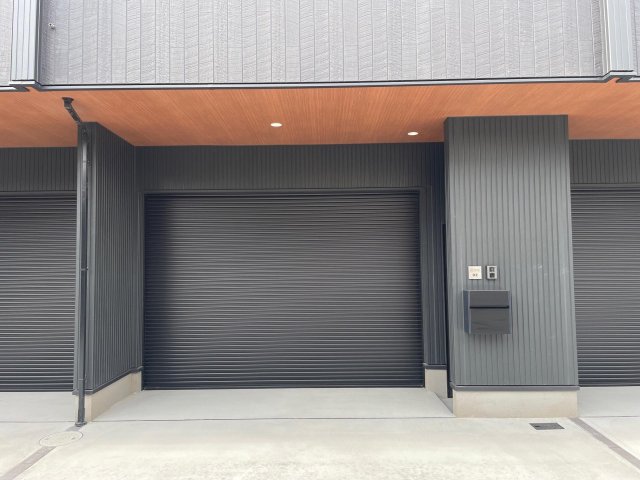 笠幡GTガレージハウス 駐車場