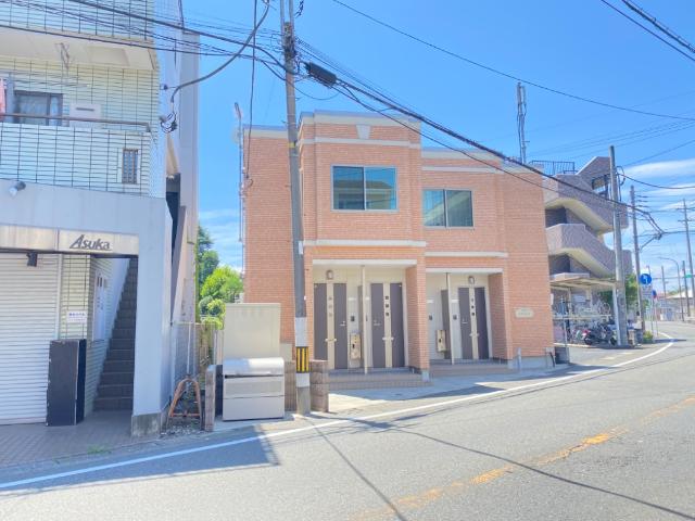 アデランテ 外観写真（昼）