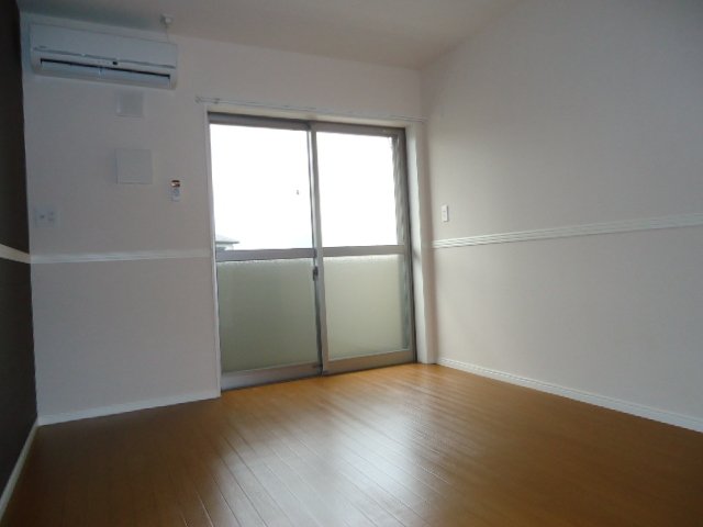 アークガーデンA リビング