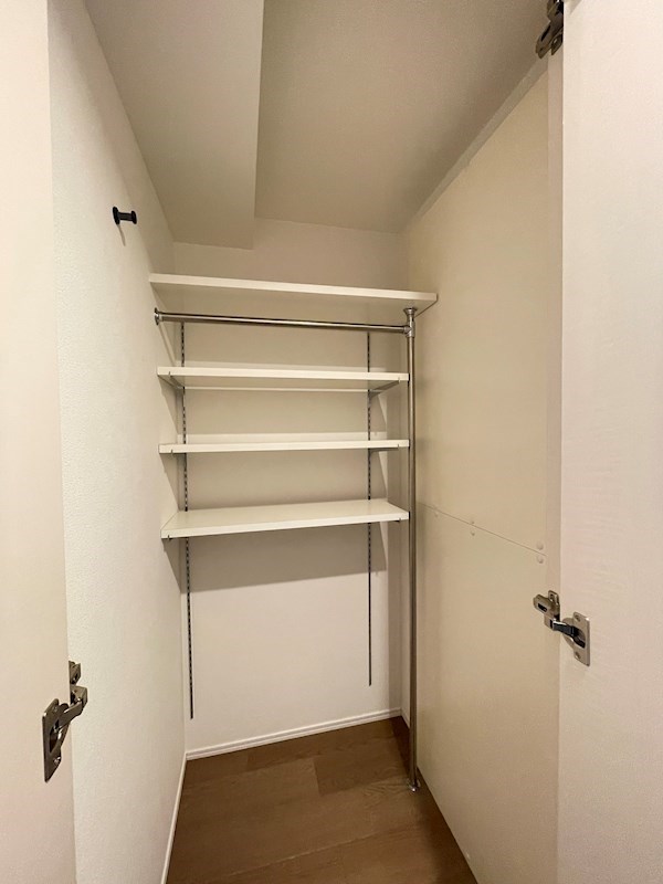 レジディア三越前13階 収納