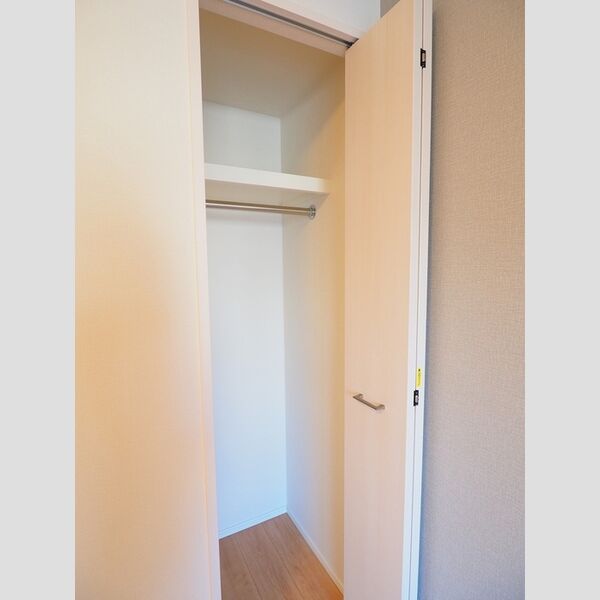 ロイジェントパークス千葉中央1205号室 クローゼット