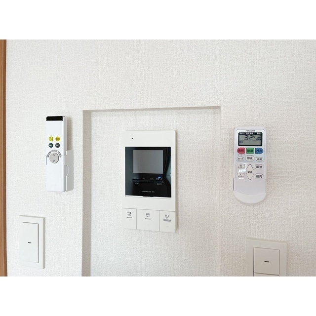 アーバハイツ六町環七北通り0604号室 モニターホン・各種リモコン