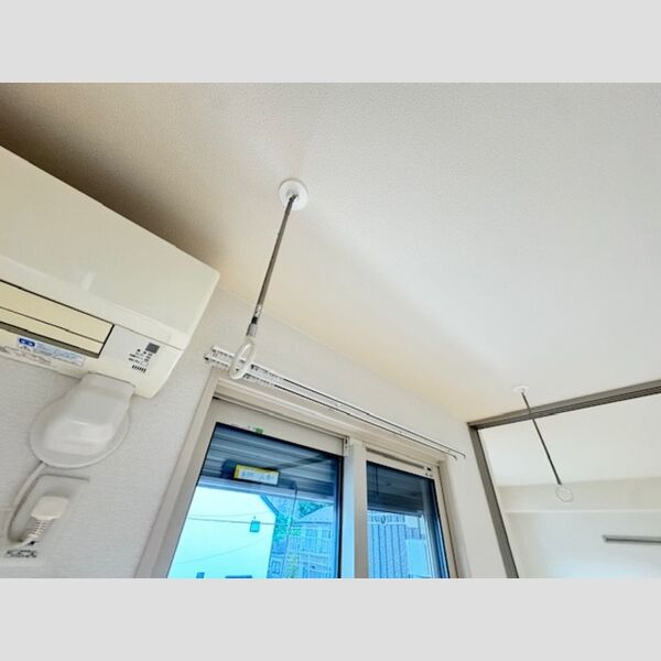 メゾン・ド・リベール203号室 室内物干し