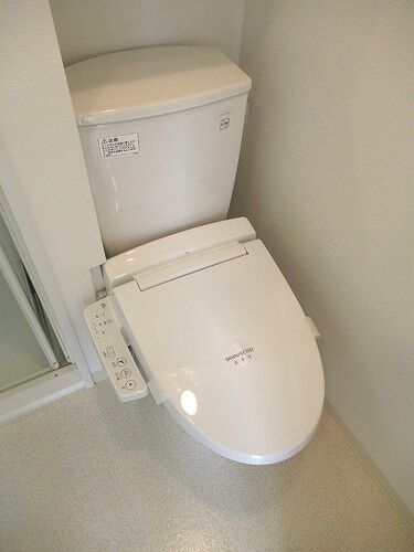 スタジオスクエア住吉3階 トイレ　※同タイプ別部屋前回募集時2023.6撮影